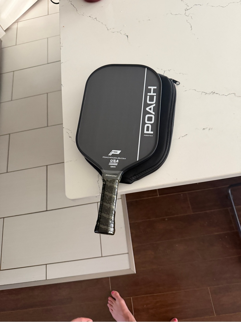 Black Paddle with Protective Case - Portable Pickleball Paddle poach brand new
